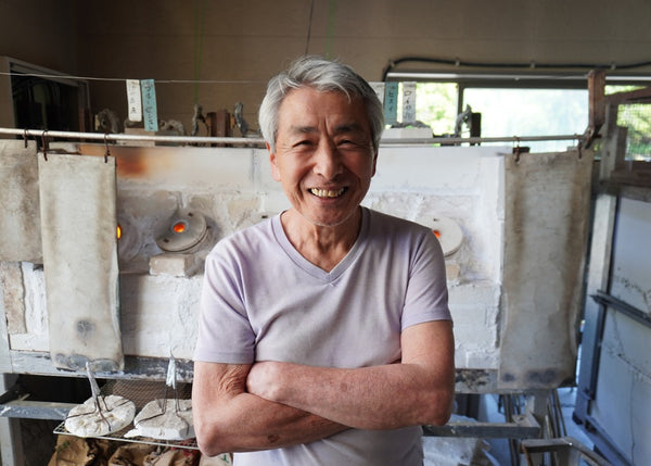 Commitment of the Glass Craftsman to Continually Improving his Skills over 55 Years[Suikobo]